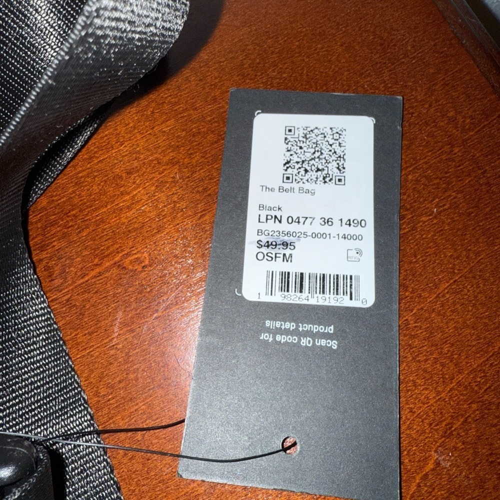✨ NWT Fabletics Black Belt Bag | Everywhere Crossbody Fanny Pack - Picture 4 of 5